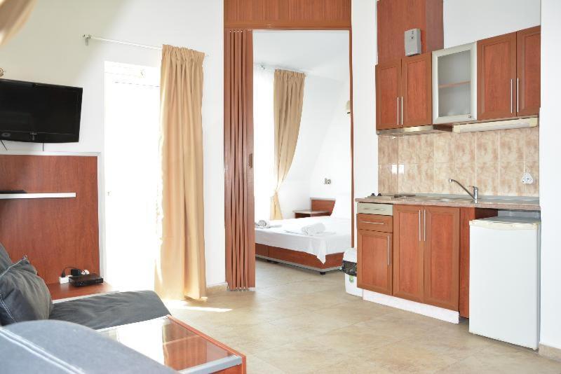 סאני ביץ' Milennia Family Hotel חדר תמונה