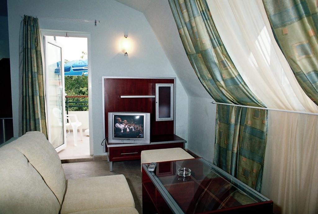 סאני ביץ' Milennia Family Hotel מראה חיצוני תמונה